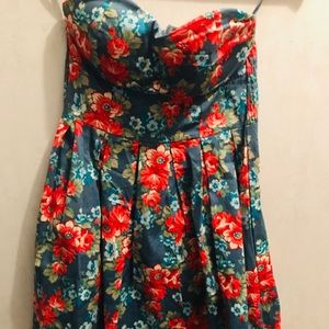 Rue 21 NWT cute floral dress Size small